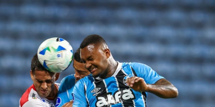 Vasco mantém interesse em Luan Cândido, mas negociação ainda não está encaminhada