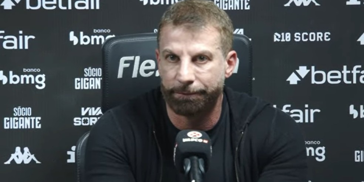 Vasco desiste de zagueiro e rival europeu fecha contratação milionária