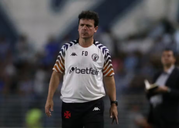 Diniz vai pedir demissão? Entenda a situação do técnico do Vasco