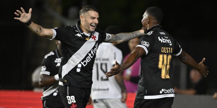 Vasco tem duas baixas para enfrentar o Flamengo