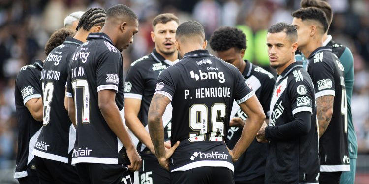 O Vasco definiu os relacionados para o confronto contra o Cruzeiro, neste sábado (27), às 18h30, em São Januário, pela 25ª rodada do Brasileirão.