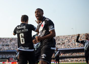 Vasco de Fernando Diniz só vence quando marca três ou mais gols em 2025