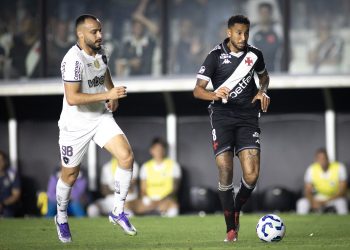 volante Jair, do Vasco da Gama, sofreu uma lesão grave no joelho direito e deve permanecer afastado dos gramados por cerca de nove meses