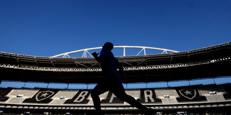 Mistério no ar! Botafogo não confirma situação de craque e clássico contra o Vasco ganha suspense