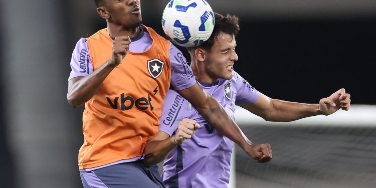 Botafogo tem desfalques importantes contra o Vasco