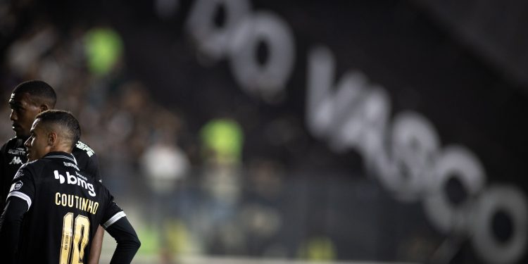 Vasco amarga maior jejum em 20 anos e iguala marcas negativas no Brasileirão
