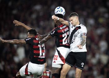 Vasco divulga relacionados para enfrentar o Bahia; com desfalques importantes