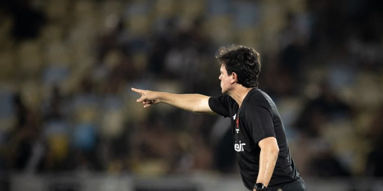 Confira o árbitro de Vasco x Cruzeiro pela 25ª rodada do Brasileirão