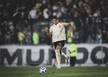 Volante titular do Vasco vem sendo sondado, entenda