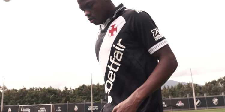 Andrés Gómez brilha com 2 assistências em 3 jogos pelo Vasco