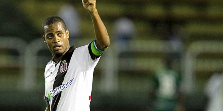 Dedé volta a defender as cores do Vasco em modalidade