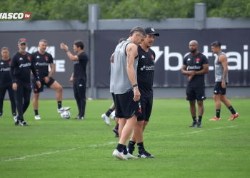 Ex-Flamengo, volante Euder pode estrear pelo Vasco já em clássico no Maracanã