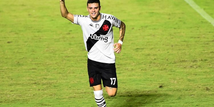 Clube europeu tenta contratar Gabriel Pec, ex-Vasco