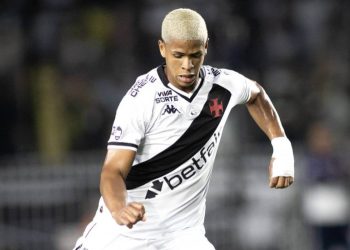 Vasco recusa oferta de 2 milhões de euros do Metalist-UCR por Cauan Barros