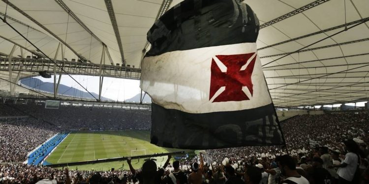 Torcida do Vasco deve lotar o Maracanã em clássico contra o Fluminense