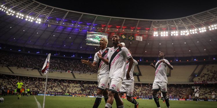 Diniz revela como agiu para evitar venda de Rayan: ‘Campo, trave… mas não ele’”