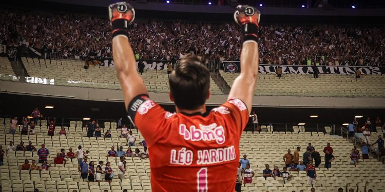 Comentarista pede dupla do Vasco na Seleção; confira os nomes e argumentos