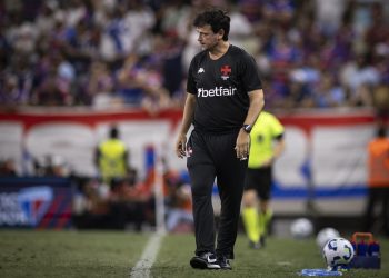 O Vasco iniciou, nesta sexta-feira (17), a preparação para o clássico contra o Fluminense com novidades importantes no elenco.