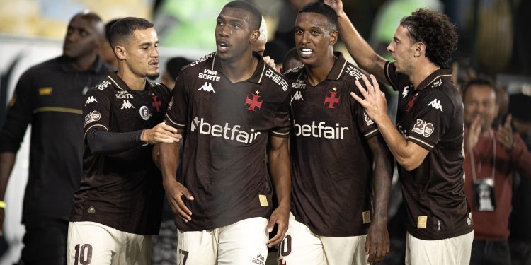 Real Madrid? ''Vai atuar nos maiores clubes do mundo'', afirma jogador do Vasco sobre joia