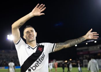Com novidades, confira a provável escalação do Vasco contra o São Paulo