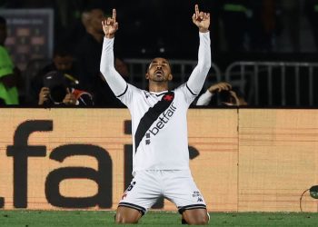 Campeão mundial elogia Paulo Henrique e vê lateral do Vasco pronto para novas convocações à Seleção