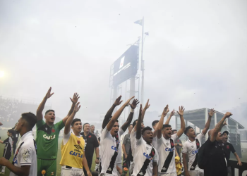 Zé Ricardo vê semelhanças entre arrancada atual e campanha do Vasco rumo à Libertadores de 2017