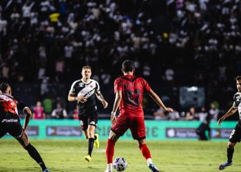 Diretor do Sport cita o Vasco ao reclamar da arbitragem: "Parece que é uma grande palhaçada"