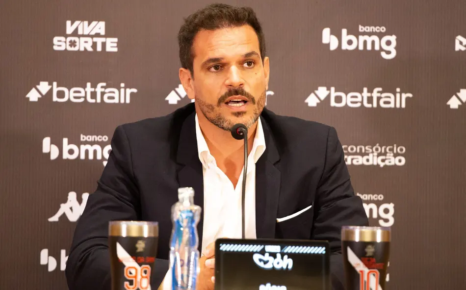 Vasco: Chegou com status de peso e está há dois meses sem atuar