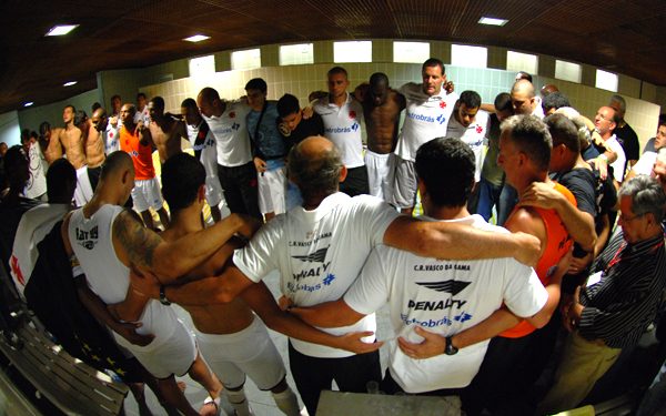 Vasco tenta repetir feito histórico de 2009 e acabar com jejum contra o Juventude