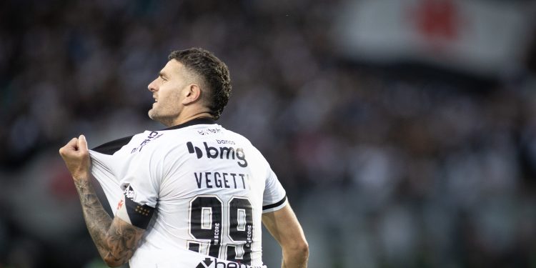 Vegetti deve ganhar nova oportunidade no Vasco, entenda
