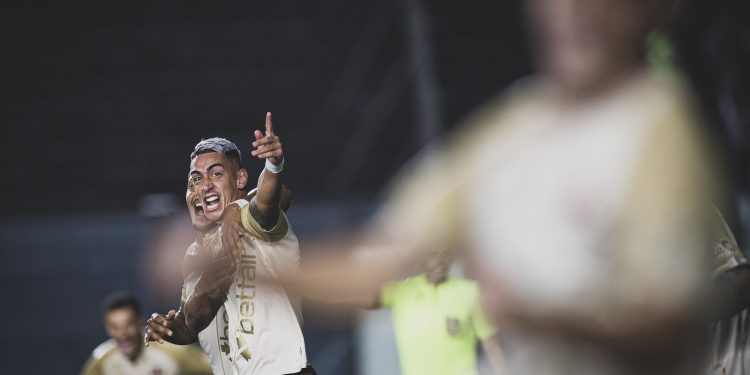 Melhor visitante do returno, Vasco tenta quebrar tabu de 13 anos sem vencer o Bahia pela Série A em Salvador