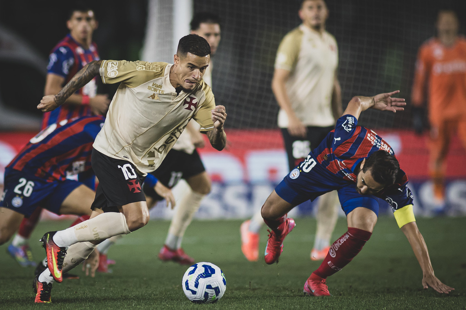 Bahia deve ter mudanças na zaga e no meio para enfrentar o Vasco