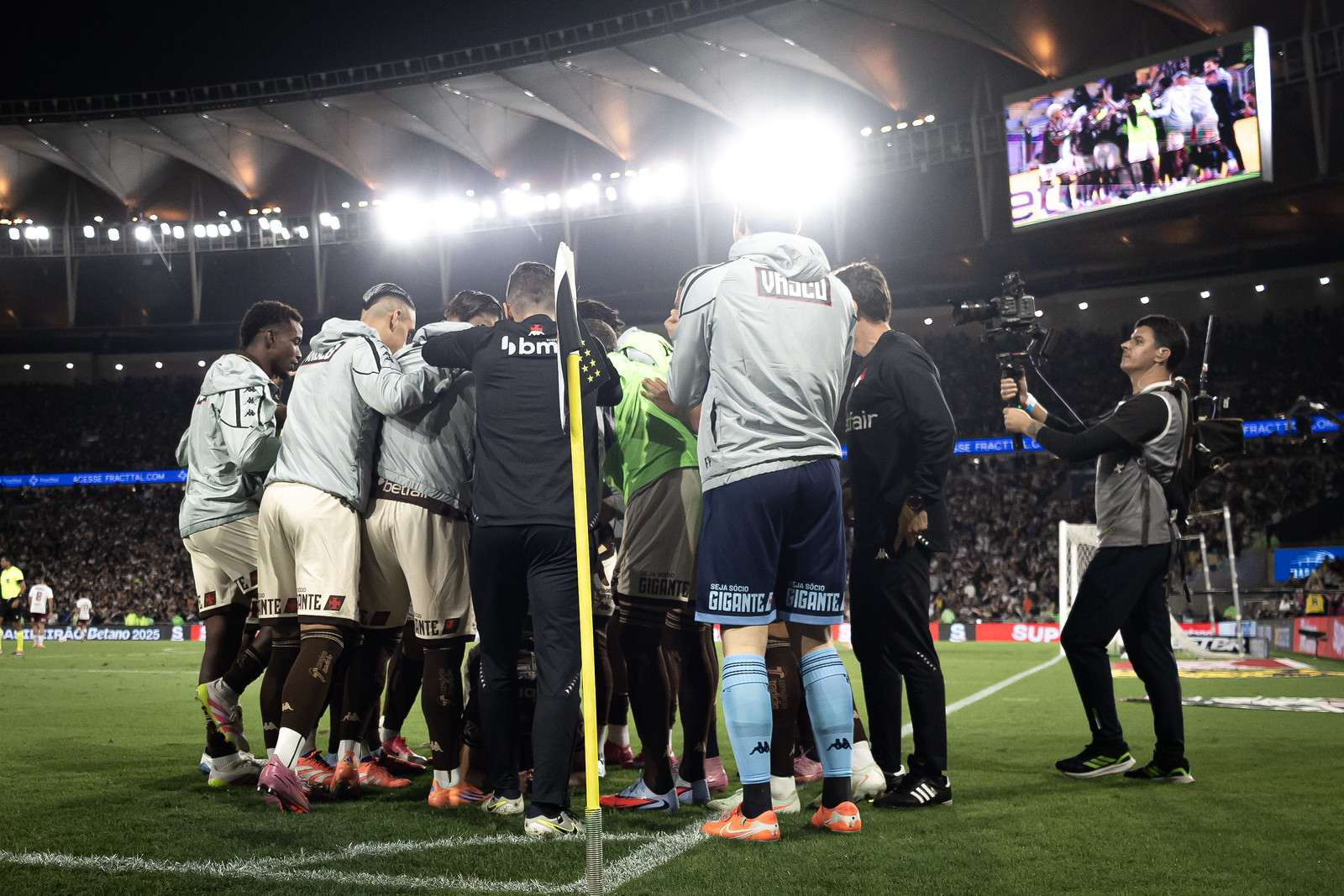 Jogador perde prestígio no Vasco e não corresponde como titular