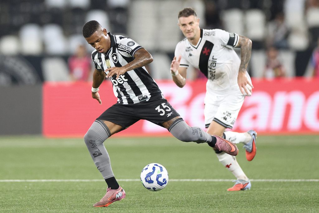 Vasco: Diniz rebate críticas sobre Tchê Tchê e Vegetti