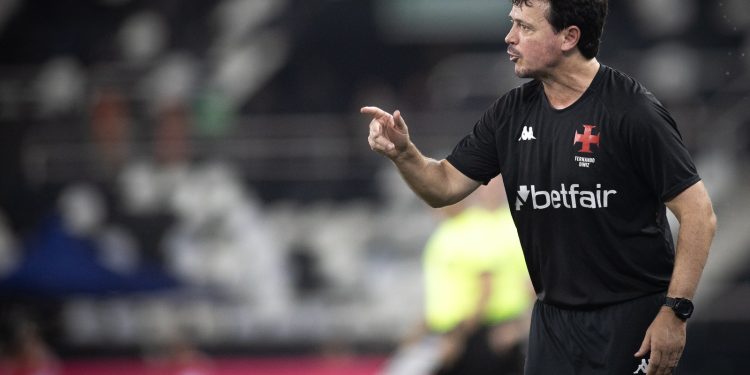 Diniz surpreende e define o substituto de Paulo Henrique no Vasco para encarar o Grêmio!