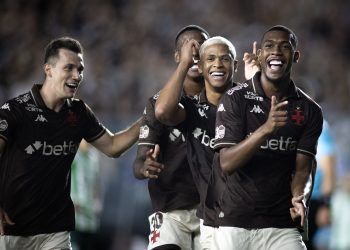 Com poucas chances de Libertadores, Vasco terá só dois jogos em casa na reta final do Brasileirão
