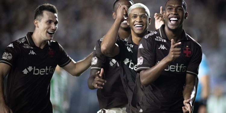 Com poucas chances de Libertadores, Vasco terá só dois jogos em casa na reta final do Brasileirão