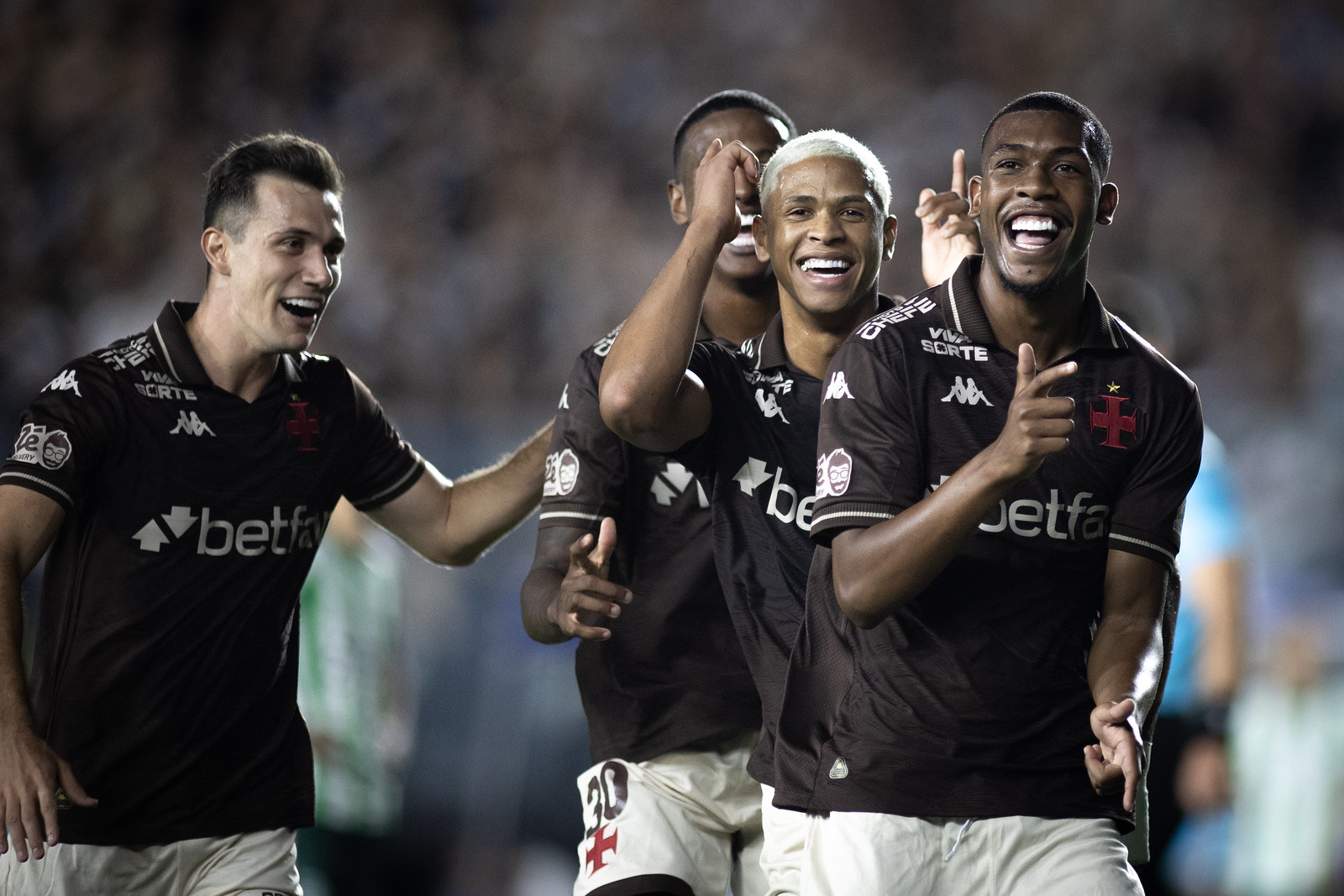 Com poucas chances de Libertadores, Vasco terá só dois jogos em casa na reta final do Brasileirão