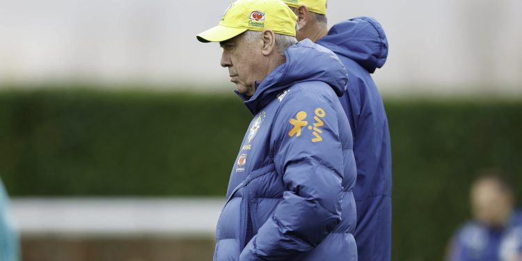 Ex-Vasco revela bastidores da seleção e fala sobre retorno ao Clube