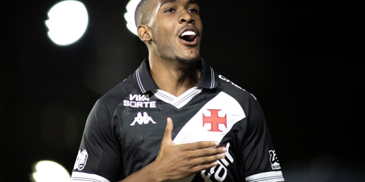 Rayan, do Vasco, é eleito a revelação do Campeonato Brasileiro 2025