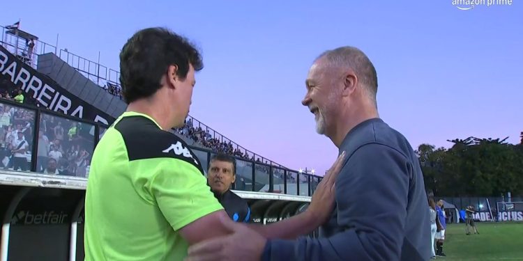 Técnico do Vasco cumprimenta Mano Menezes