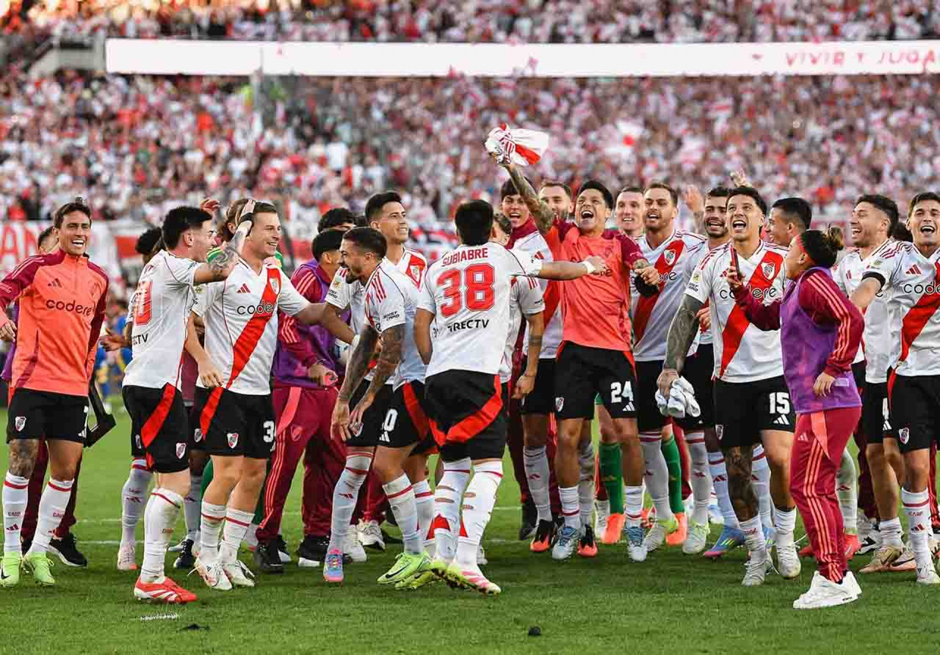 Vasco monitora situação de zagueiro do River Plate