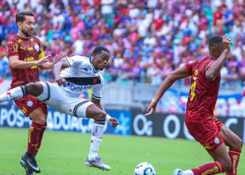 Vasco perde a quinta seguida fora de casa e se complica ainda mais no Brasileirão