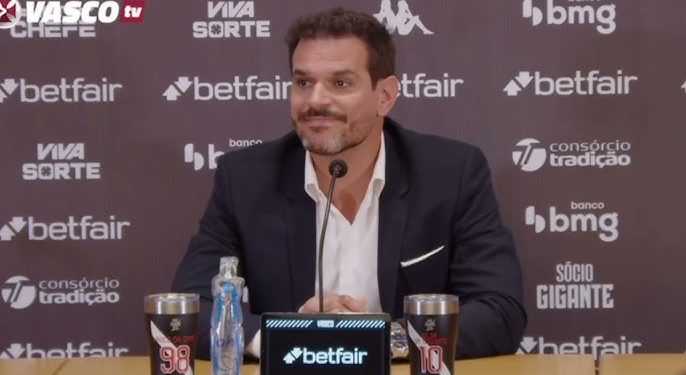 Vasco se antecipa ao mercado e blinda joia com contrato até 2027