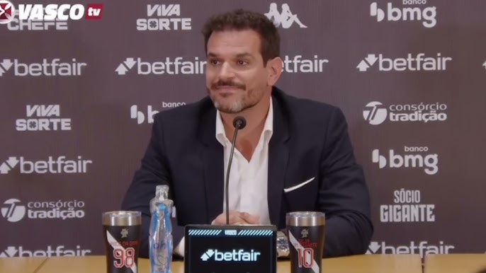 Vasco se antecipa ao mercado e blinda joia com contrato até 2027