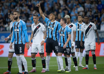 Grêmio domina e derrota o Vasco que chega a quarta derrota seguida