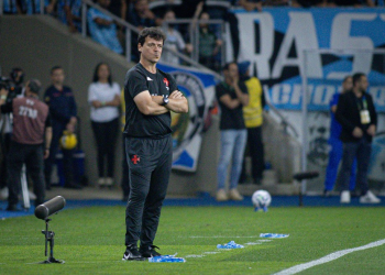 Titular do Vasco se aproxima de marca histórica na carreira