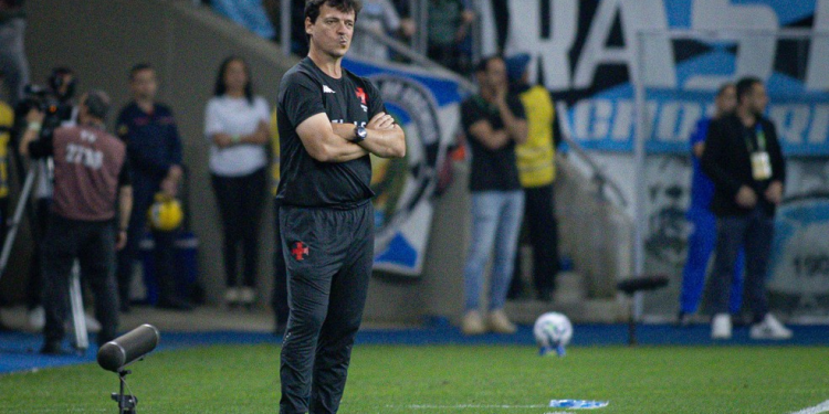 Titular do Vasco se aproxima de marca histórica na carreira