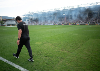 Fortaleza vence e coloca mais pressão sobre o Vasco na reta final do Brasileirão