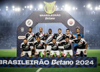 ''Igual não tem”: Maicon, ex-Vasco surpreende ao falar da torcida vascaína